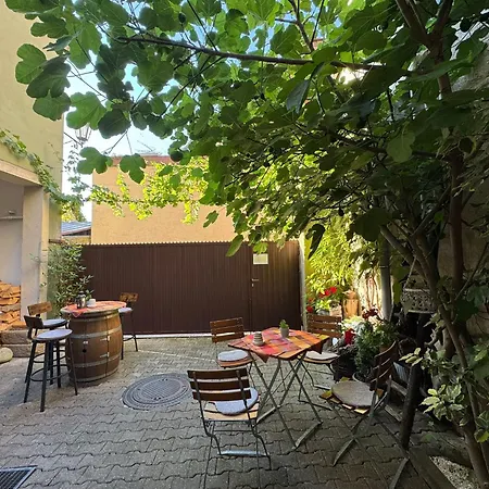 Und Restaurant Neuhauser * Volkach