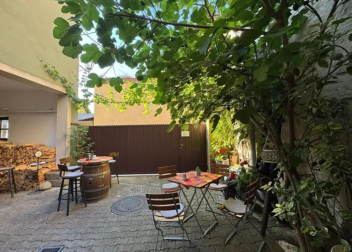 Und Restaurant Neuhauser * Volkach