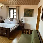 Hotel Und Restaurant Neuhauser Volkach