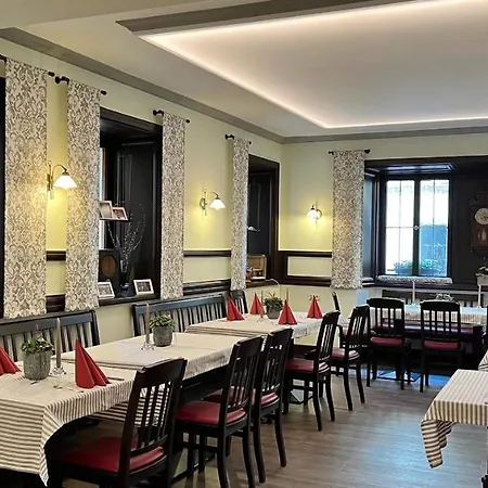 Und Restaurant Neuhauser