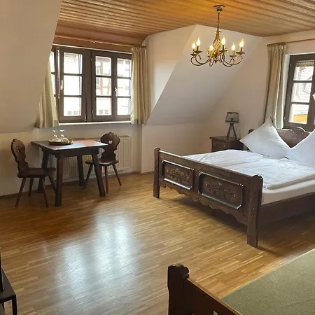 Und Restaurant Neuhauser فندق فولكاخ