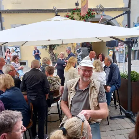Und Restaurant Neuhauser *