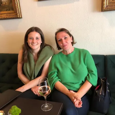 Und Restaurant Neuhauser فولكاخ
