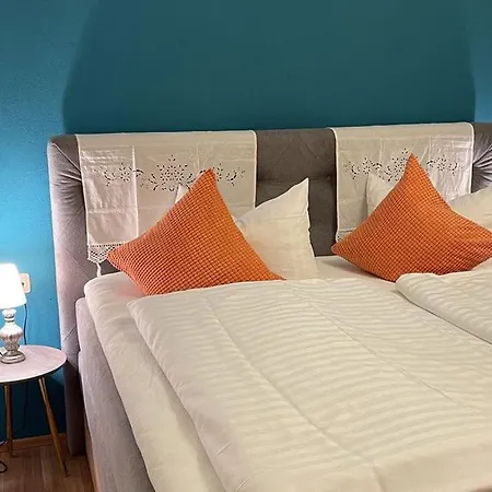 Und Restaurant Neuhauser ホテル *