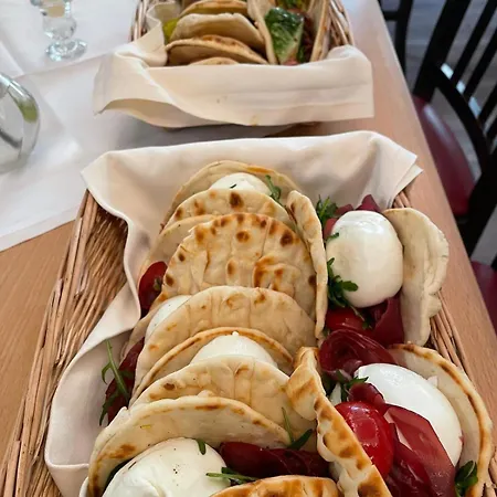 فندق Und Restaurant Neuhauser
