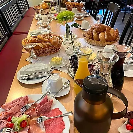 Und Restaurant Neuhauser