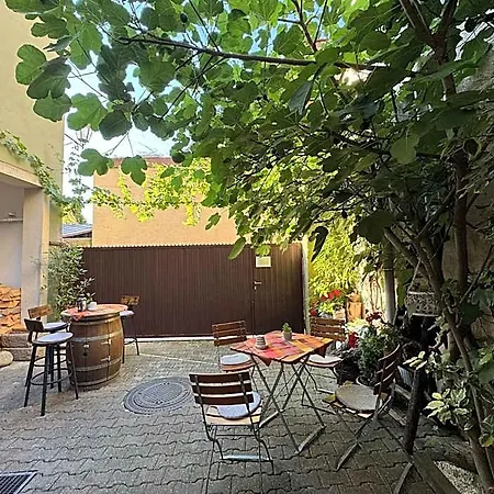 Und Restaurant Neuhauser