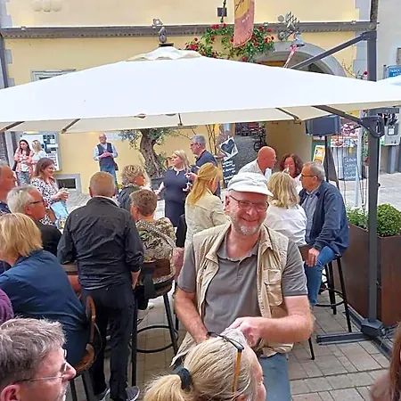 Und Restaurant Neuhauser *